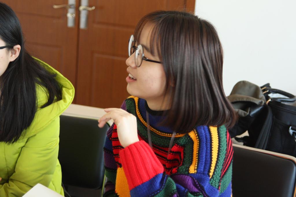 辅导员胡庆老师对班委的工作规划进行指导